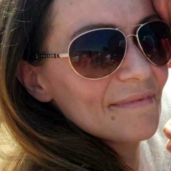 Meet your Posher, Kathryn (Kat) - Picture 2 of 10